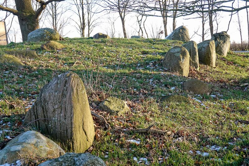 Datei:Hünengräber Krukow 1 2.jpg