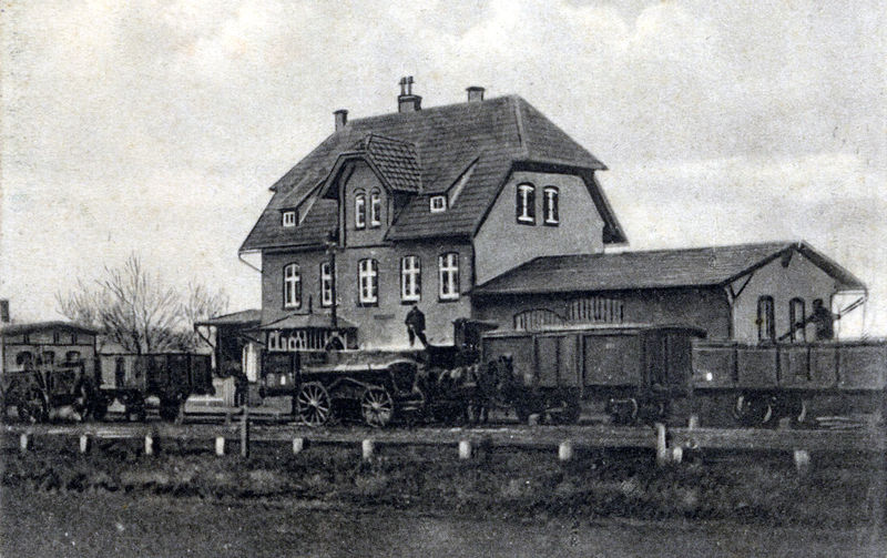 Datei:Moenchhagen bahnhof um 1900 Sammlung Schmidt.JPG
