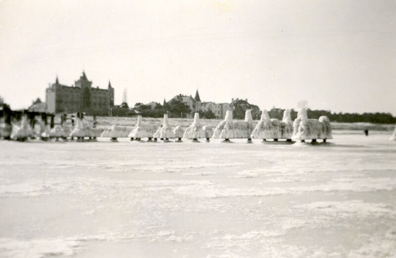 Datei:Zinnowitz-Winter 1954-von Olaf Carnin-1.jpg