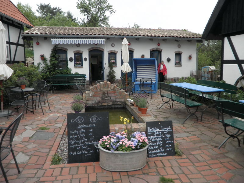 Datei:Hofcafe Tante Wally.jpg