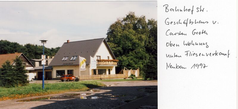 Datei:1999 Bahnhofstraße Groth Fliesen.jpg