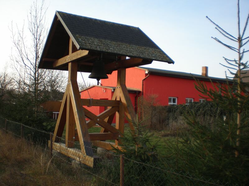Datei:2007 Glockenstuhl.jpg