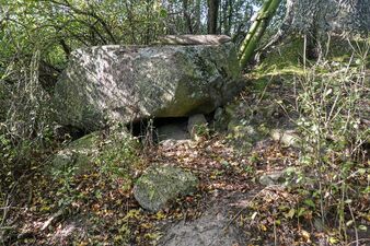 Hünengräber Feldhusen 2.jpg