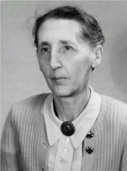 Datei:Zinnowitz - Lehrer-Leopold Anna.jpg