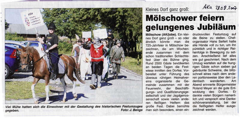 Datei:2007 Mölschow Dorf.jpg