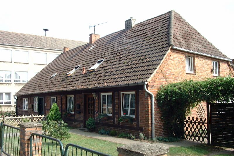 Datei:Dobbertin-Dorf 401 (2002).jpg