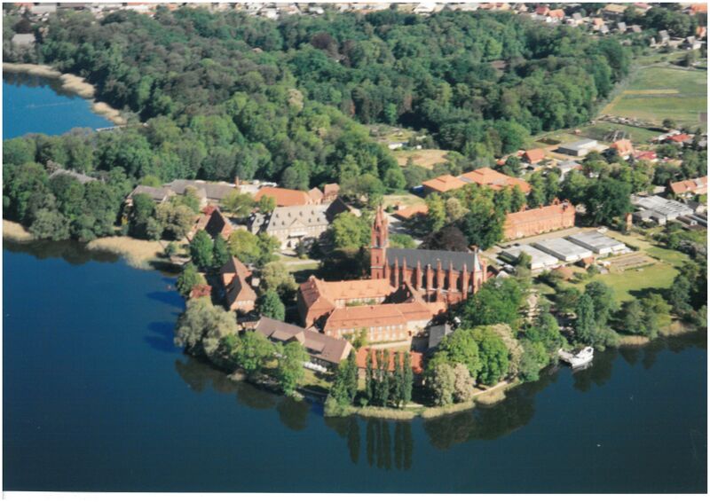 Datei:Dobbertin-Luftbild 230 (2000).jpg