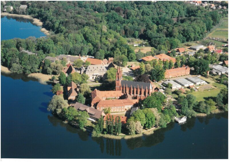 Datei:Dobbertin-Luftbild 231 (2000).jpg