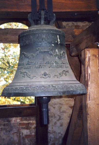 Datei:Mönchow Glocke.jpg
