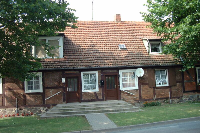 Datei:Dobbertin-Dorf 409 (2002).jpg