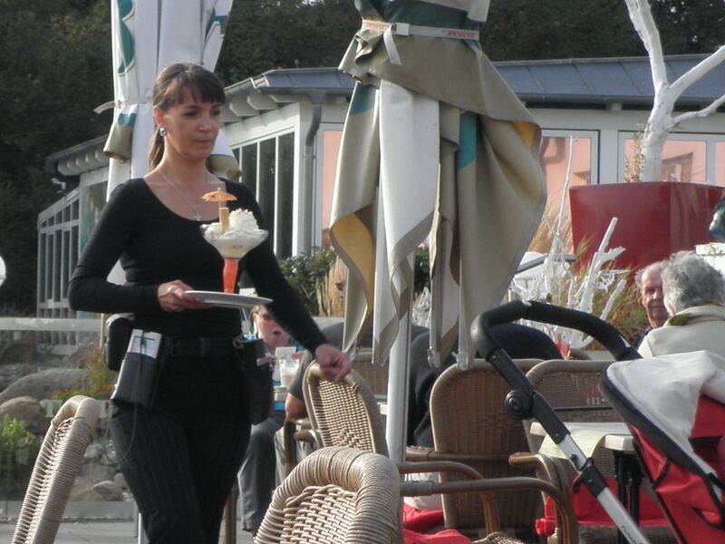 Datei:2014 Eisbecher.jpg