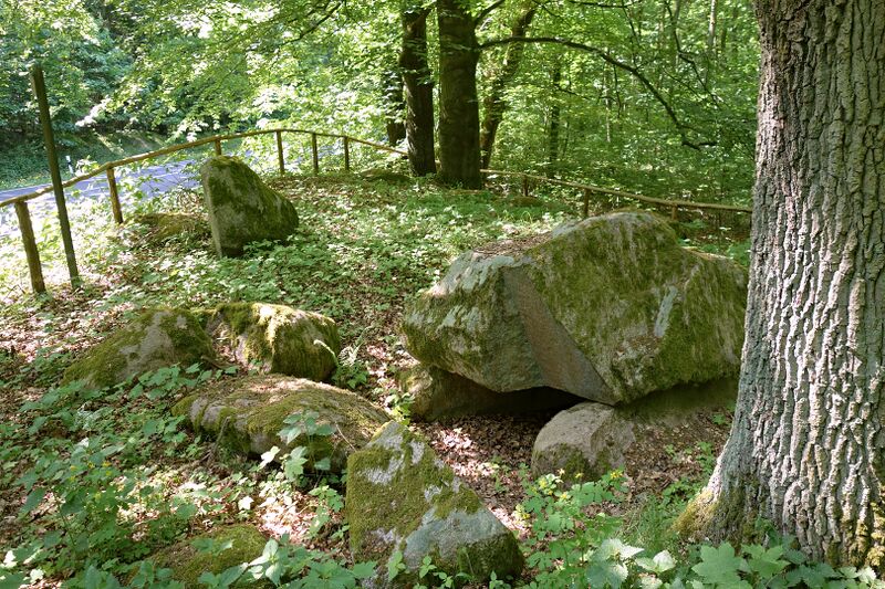 Datei:Hünengräber Stuer 2 1.jpg