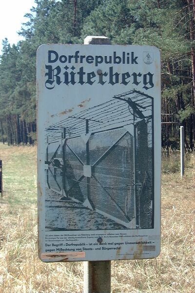 Datei:Rüterberg-Hinweisschild 0716 (2002).jpg