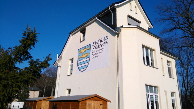 Datei:Hauptstr 26 Werbung Wappen.jpg