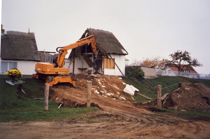 Datei:1999 Abriss Schön Ferienhaus.jpg