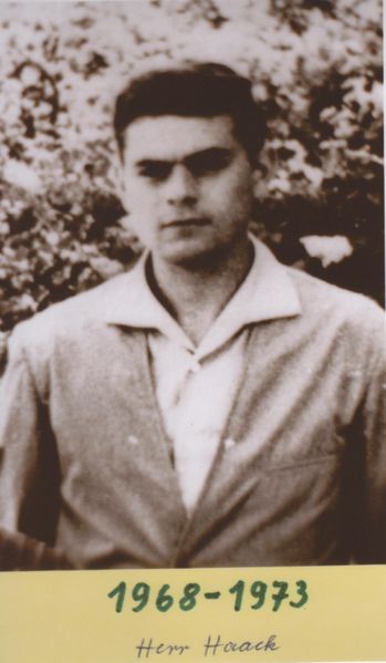 Datei:Schulleiter Haack.jpg