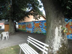 Zwischen den Linden.JPG