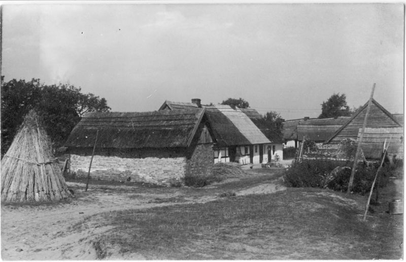 Datei:007 Dorf Häuser.jpg