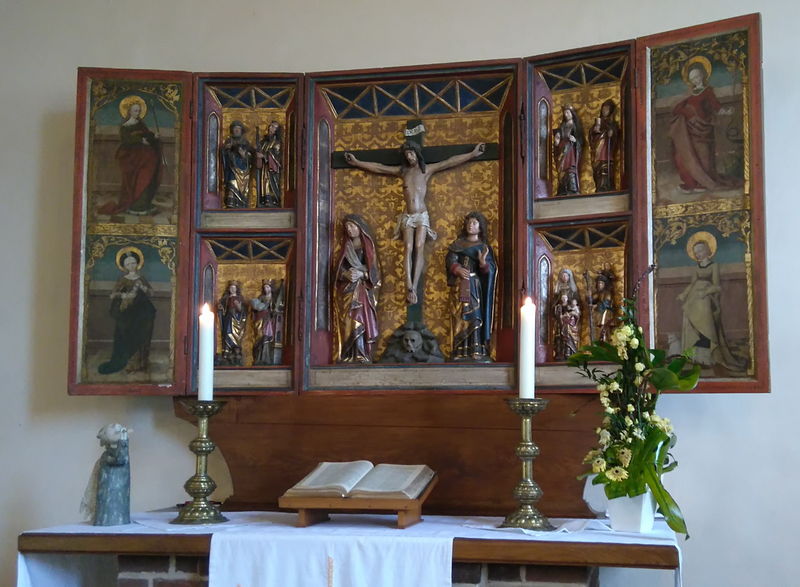 Datei:Altar Koserow 2018.jpg