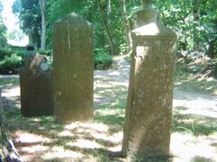 2005 Kirche Friedhof.JPG