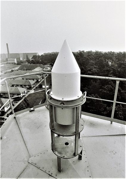 Datei:Radarantwortbake Leitfeuer Mukran 1987 Archiv WSA Stralsund.JPG