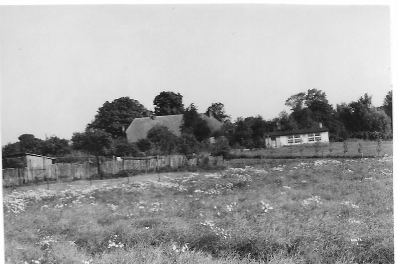 Datei:Erntekindergarten, Klassenraum, Jugendklub.jpg