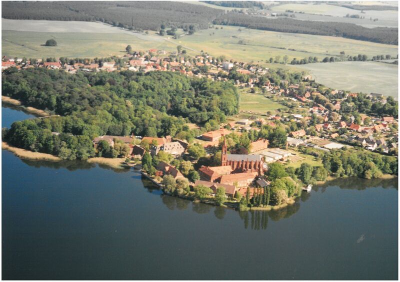 Datei:Dobbertin-Luftbild 220 (2000).jpg