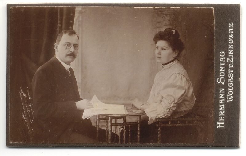 Datei:1902 r burkhardt frau.jpg