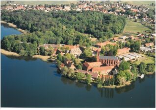 Dobbertin-Luftbild 221 (2000).jpg