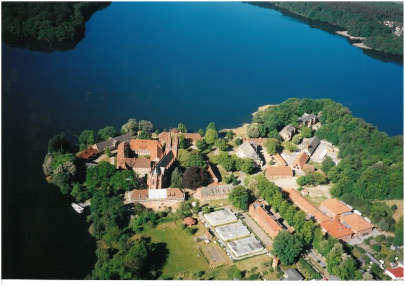 Datei:Dobbertin-Luftbild 242 (2000).jpg