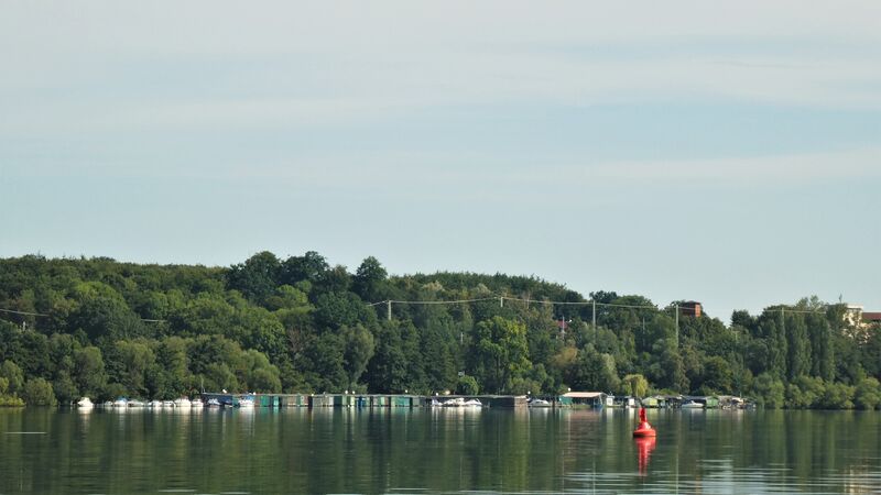 Datei:HVBK-vom See gesehen Schu.jpg