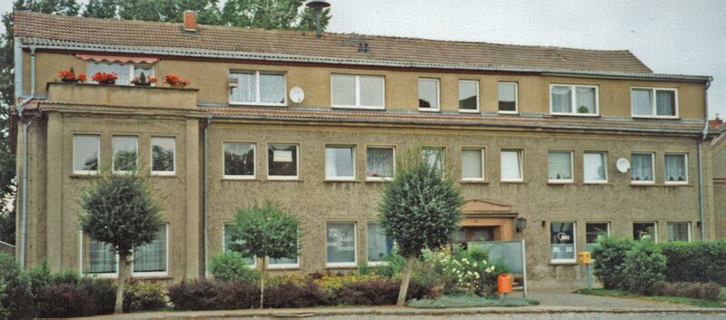 Datei:Mestlin-Gemeindehaus (1999).jpg