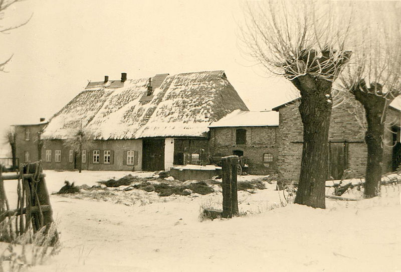 Datei:Moenchhagen Hufe 3 Sass um 1940.JPG