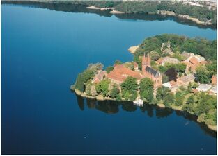 Dobbertin-Luftbild 190 (2000).jpg