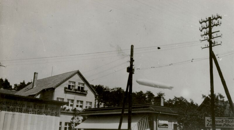 Datei:Zempin-Zeppelin LZ127 Graf Zeppelin 23.06.1930.jpg