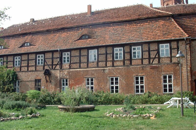 Datei:Dobbertin-Dorf 436 (2002).jpg