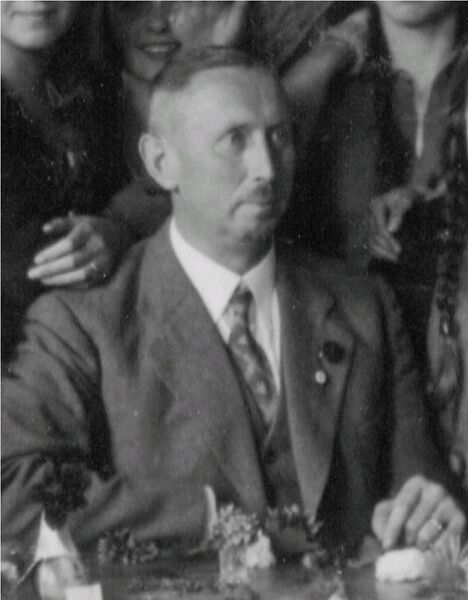 Datei:Zinnowitz-Lehrer-Menzel Paul.jpg