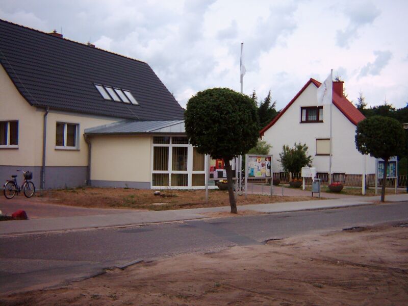 Datei:2006 Gemeindehaus.jpg