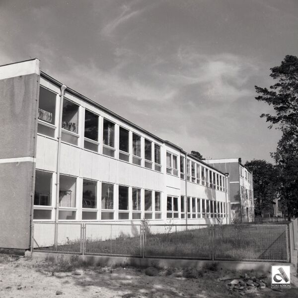 Datei:Zinnowitz-Adrion-Schule-2.jpg