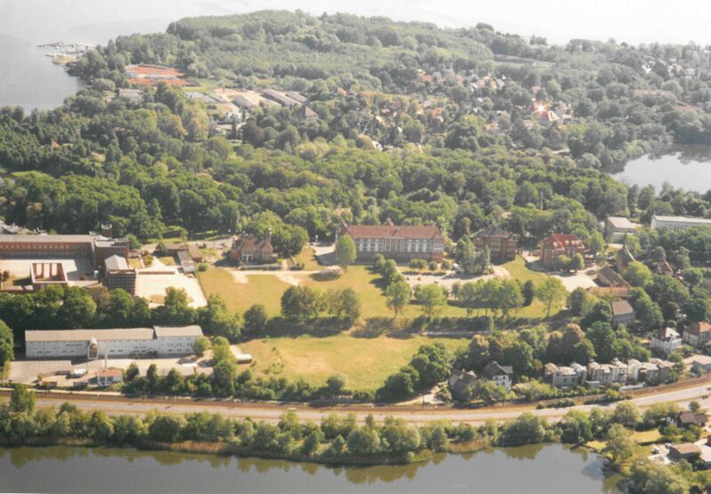 Datei:Schwerin-Luftbild 1051 (2000).jpg