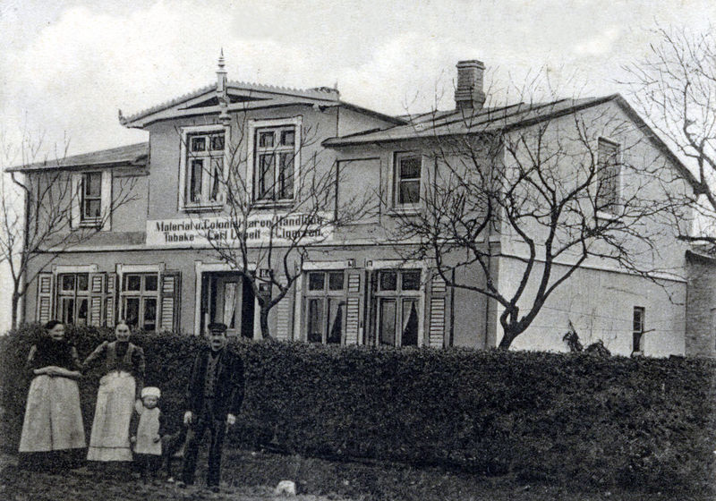 Datei:Moenchhagen kolonialwarenhandlung Loheit um 1900 Sammlung Schmidt.JPG