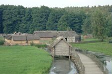 Groß Raden-Archäologisches Freilichtmuseum 22 (2002).jpg