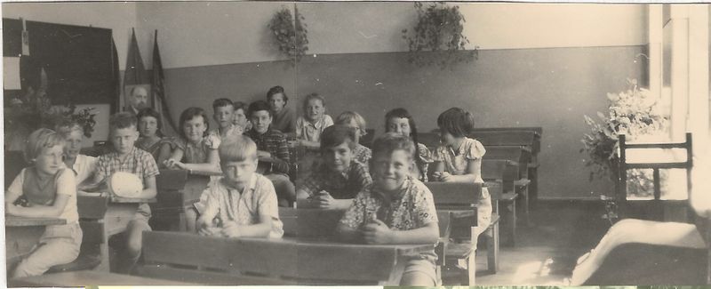 Datei:Mehrstufenunterricht um 1960.jpg