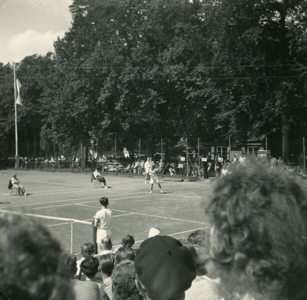 Datei:Zinnowitz-Tennis 1955-von Olaf Carnin-4.jpg