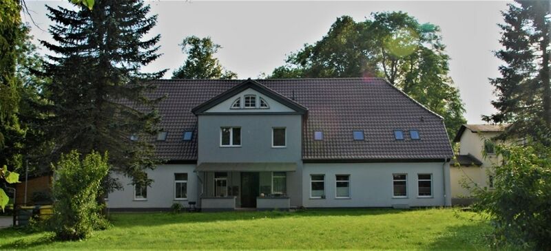 Datei:Neues Herrenhaus Benitz.jpg