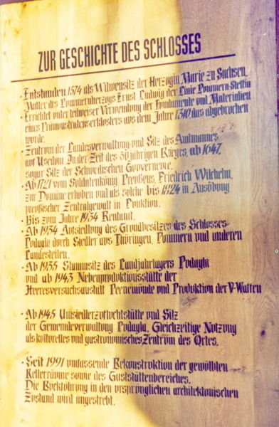 Datei:Pudagla Schloss Tafel.jpg