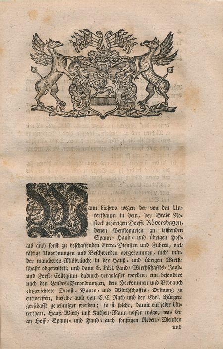 In dem nach dem Schnatermann führenden Kanal befindet sich ein großer Stein, durch welchen die Passage insbesondere der den Kanal passirenden kleinen Dampfschiffe sehr wesentlich gefährdet wird. Dienstergebenst ersuchen wir das löbliche Bauamt, diesen Stein so bald als möglich entfernen zu lassen. Rostock den 22. Juny 1882 Das Forstdepartement Bearbeitungsvermerk: „erledigt“