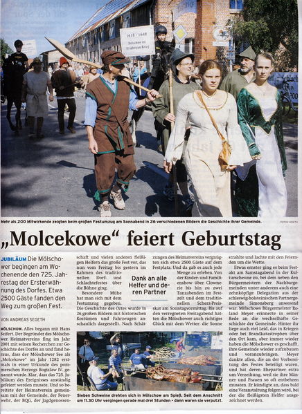 Datei:2007 Mölschow Umzug.jpg
