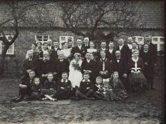 Friedrichsruhe Heirat 1932.jpg