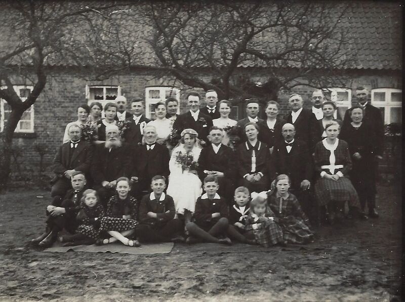 Datei:Friedrichsruhe Heirat 1932.jpg